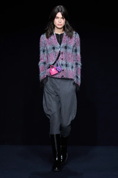 Look 13